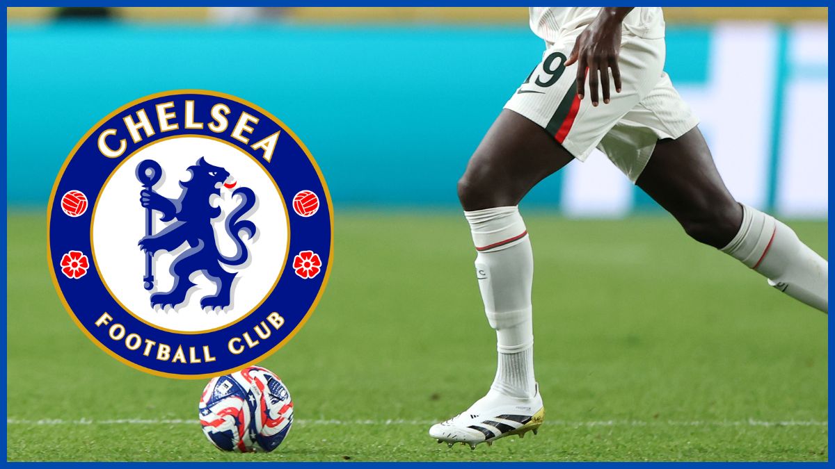 Mamadou Sarr runs with the ball and a Chelsea logo.