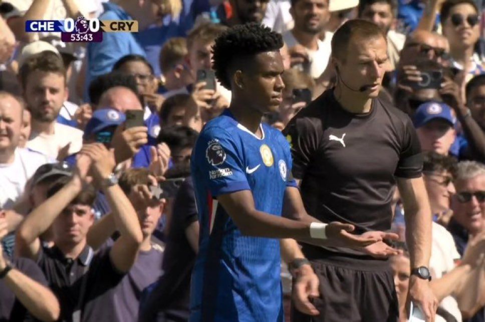 Estevao Willian prepares for his Premier League debut.