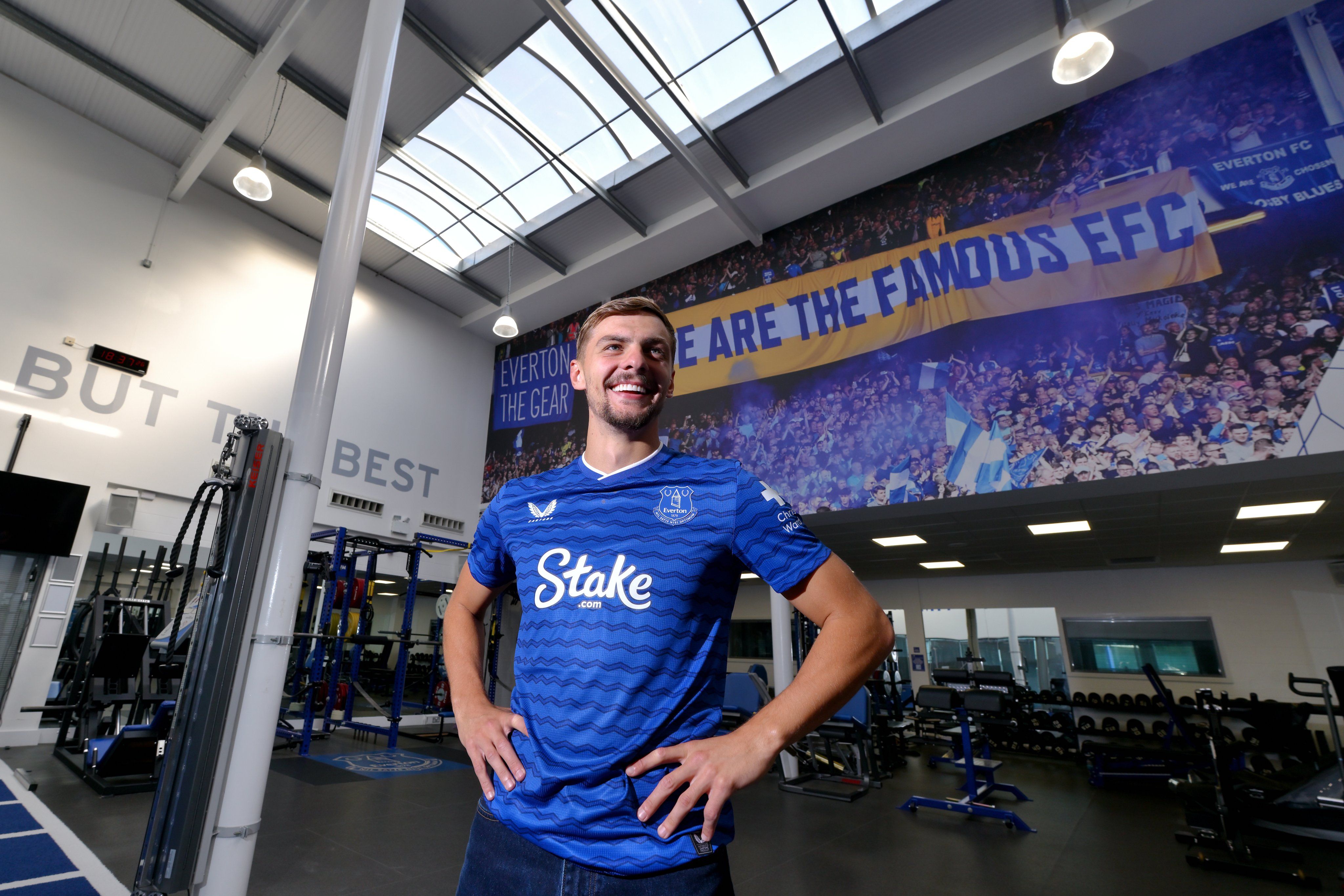 Kiernan Dewsbury-Hall signs for Everton.