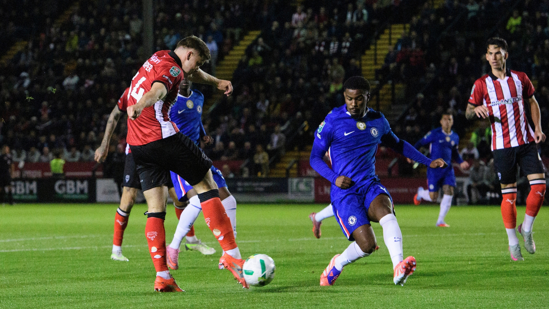 Jorrel Hato defends against Lincoln