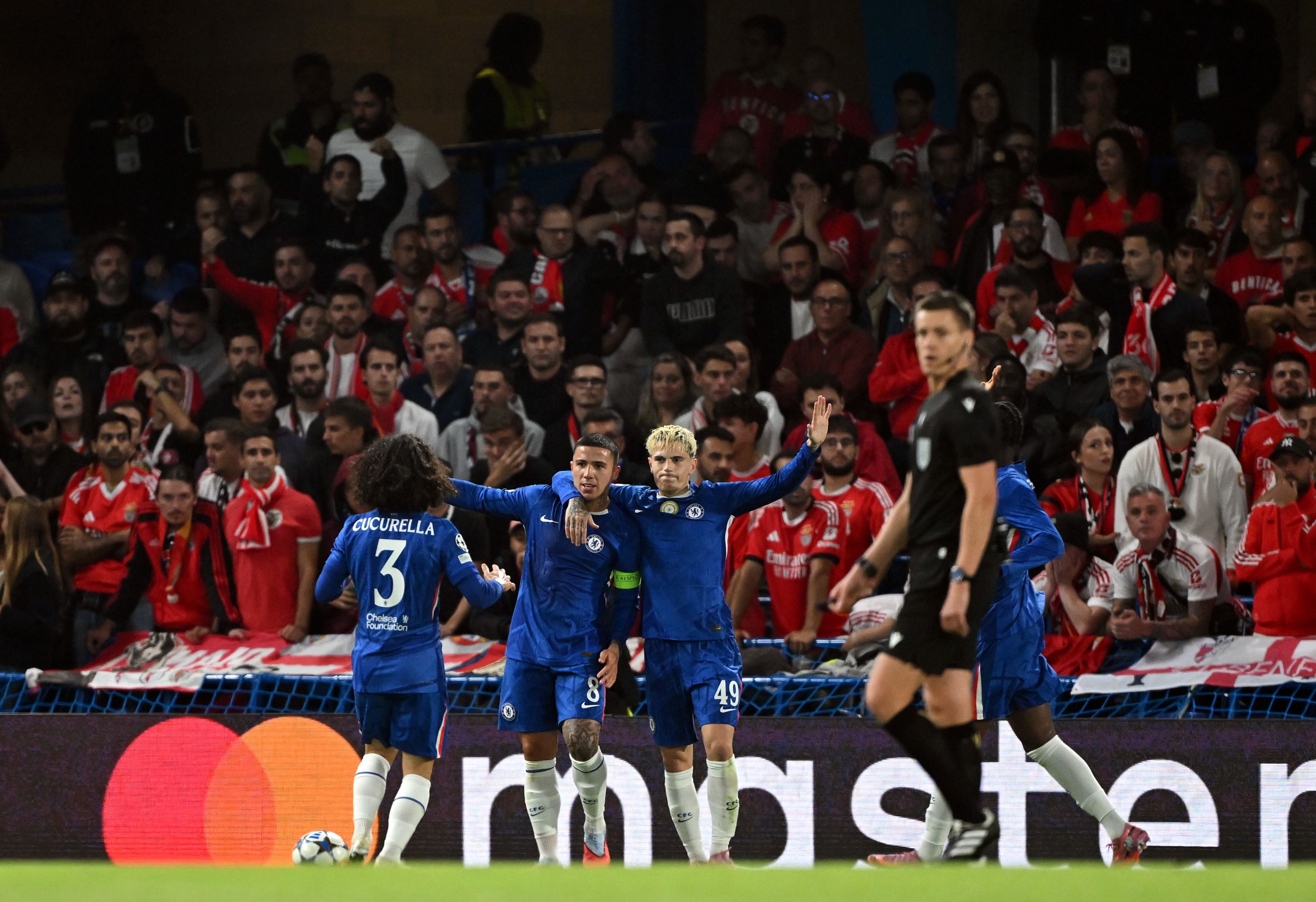 Alejandro Garnacho celebrates with Chelsea team-mates.
