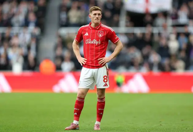 Elliot Anderson in action for Nottingham Forest.