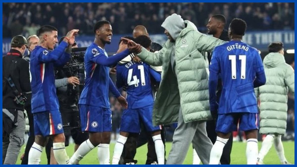 Chelsea celebrate the win over Liverpool.