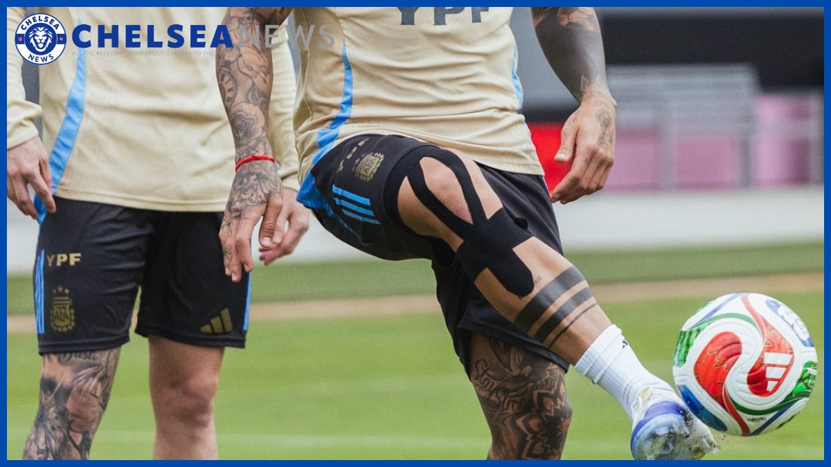 Enzo Fernandez has hurt his knee.