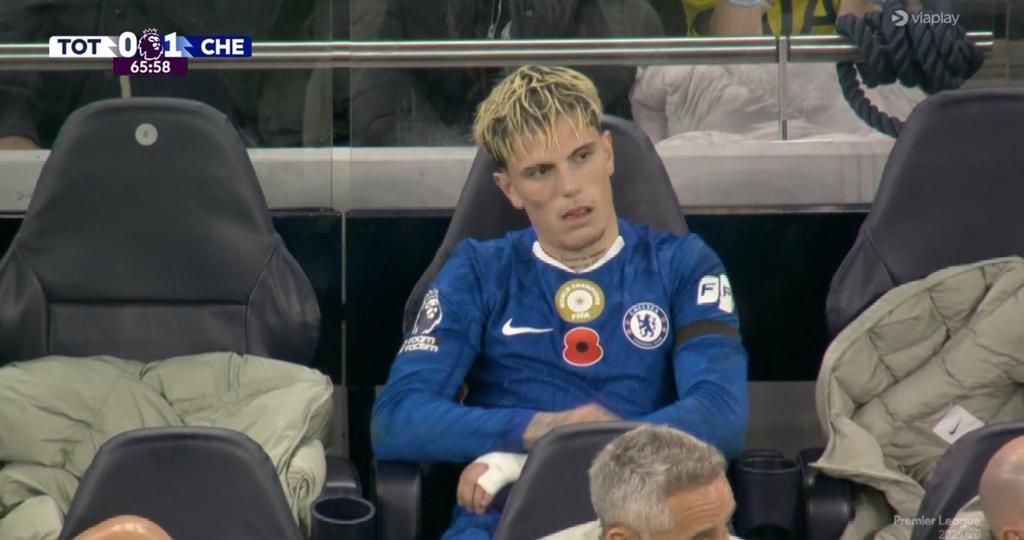 Alejandro Garnacho fumes on the bench.