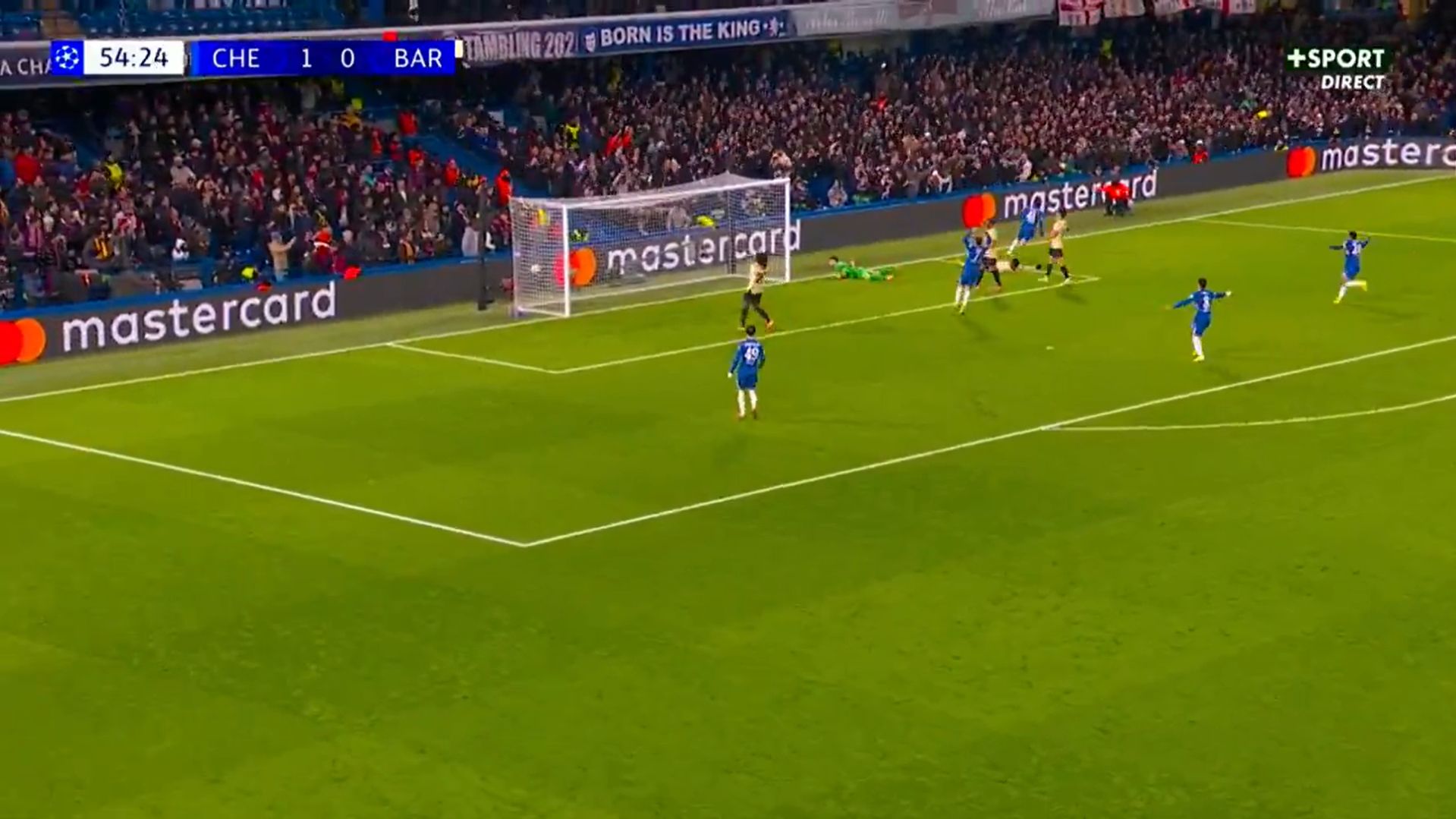 Estevao scores for Chelsea from a tight angle.