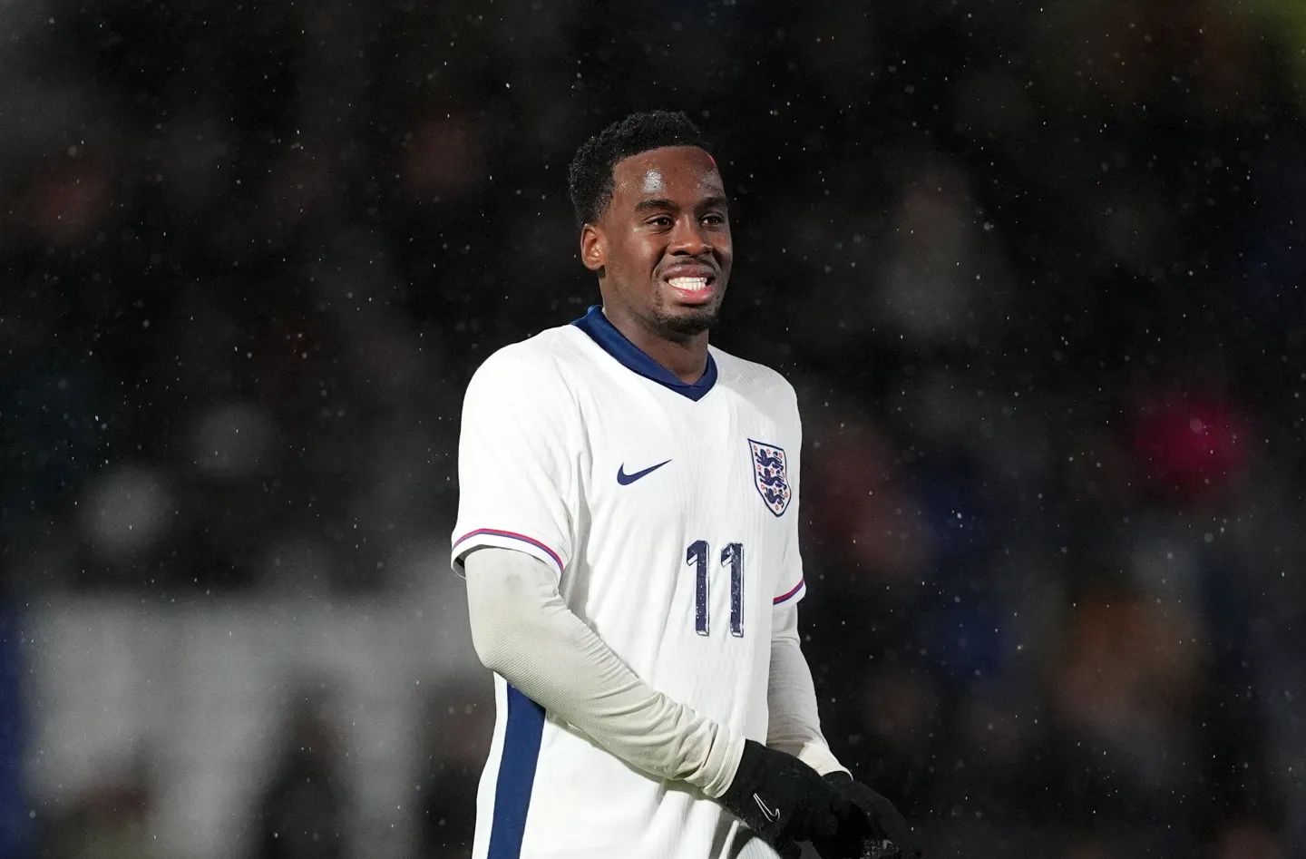 Jamie Gittens in action for England under-21s.
