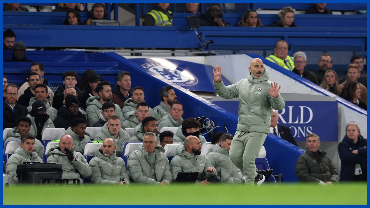 Enzo Maresca frustrated on the sidelines.
