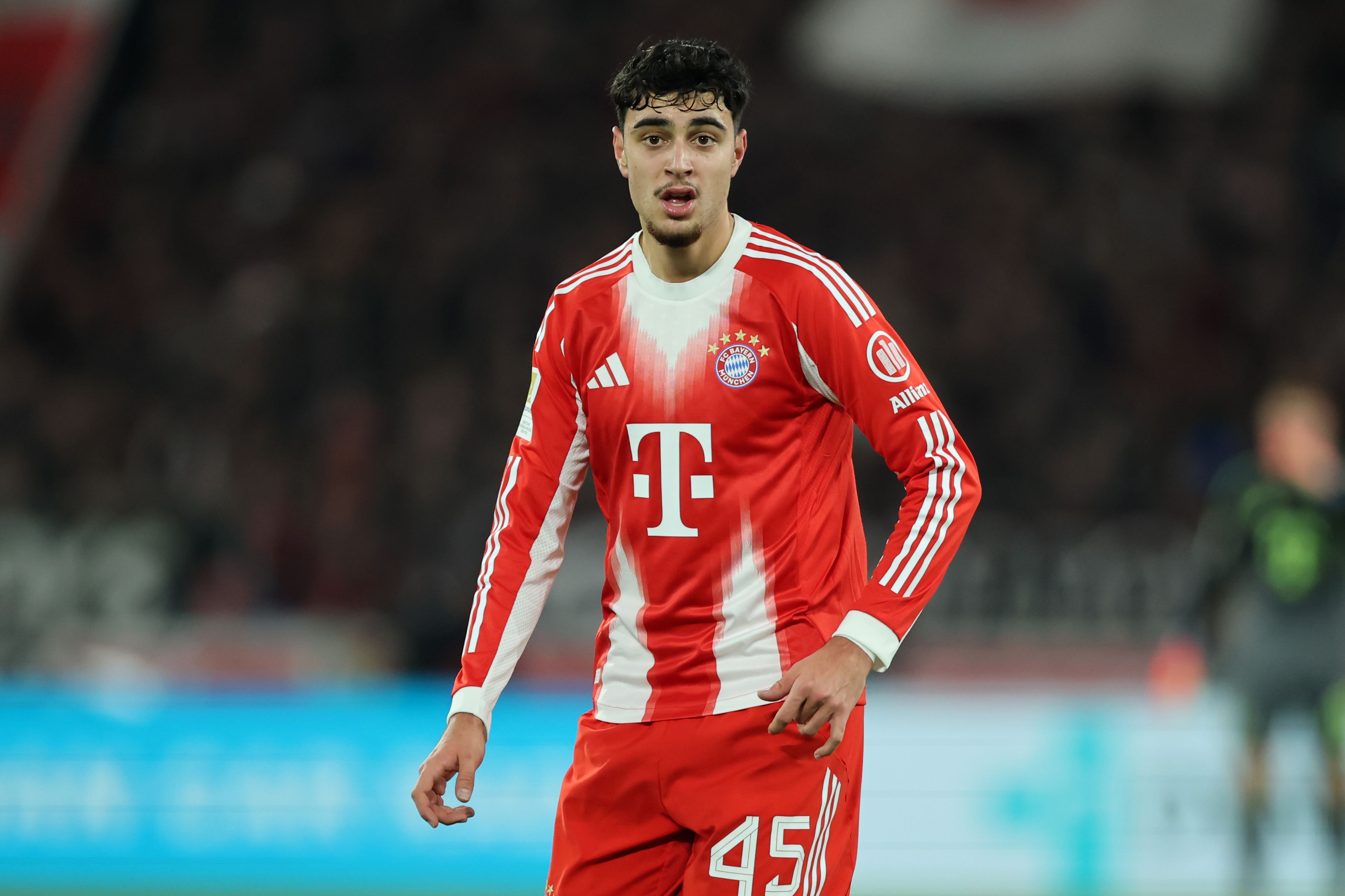 Aleksandar Pavlovic in action or Bayern Munich.
