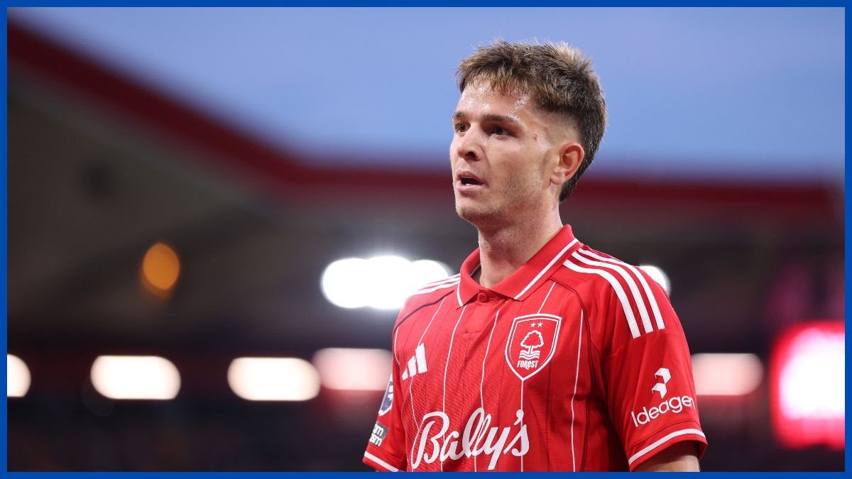 James McAtee playing for Nottingham Forest.