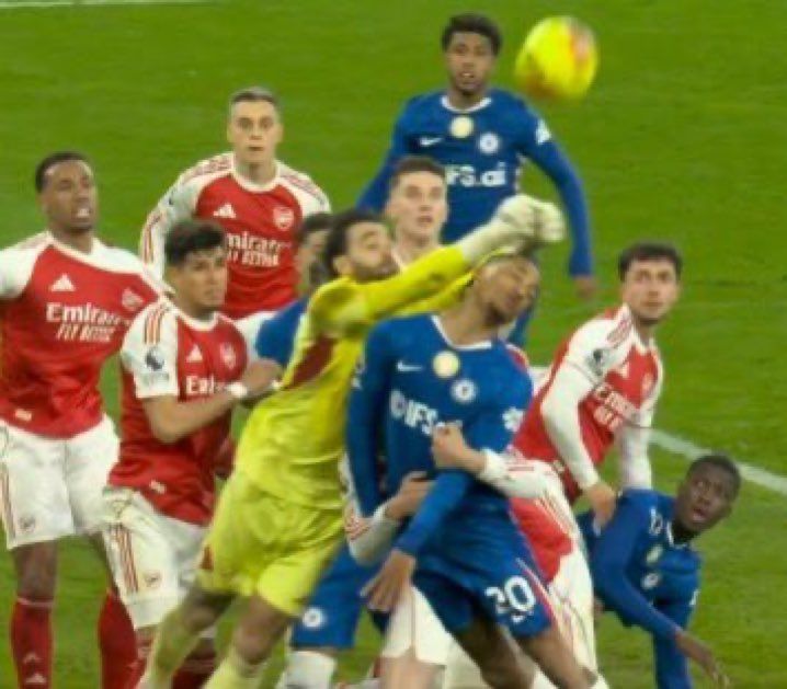 Arsenal foul Joao Pedro at a corner.