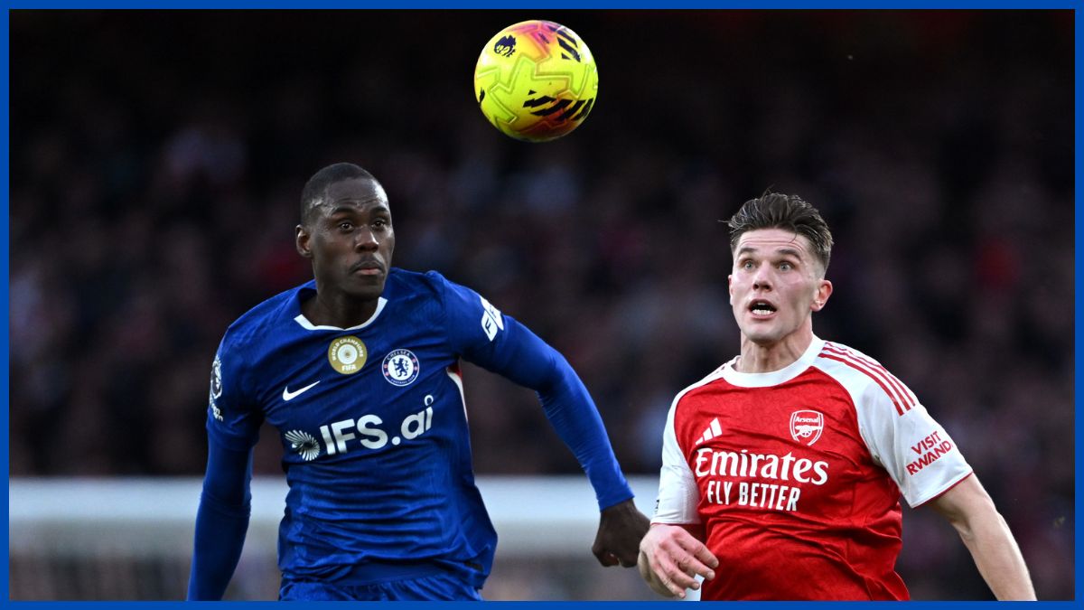 Trevoh Chalobah competes with Viktor Gyokeres.