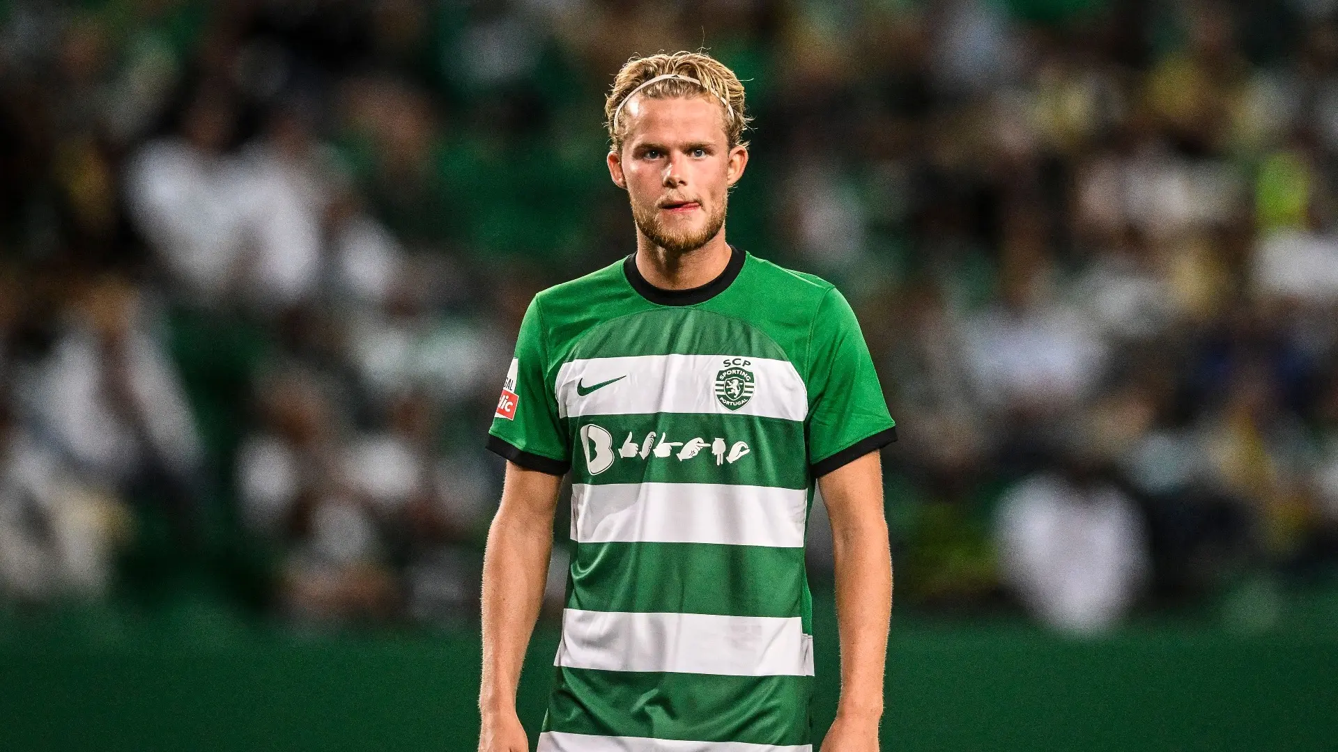 Morten Hjulmand in Sporting CP jersey during a match.